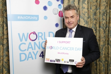 Tim Loughton supports World Cancer Day 2017